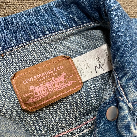 Girls Levi Strauss & Co button up jean jacket size 24m pink threading EUC - Picture 2 of 3